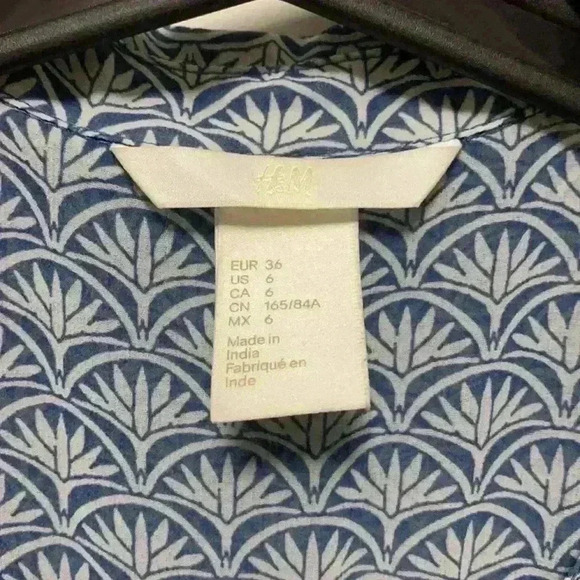 Light blue top - Picture 3 of 4